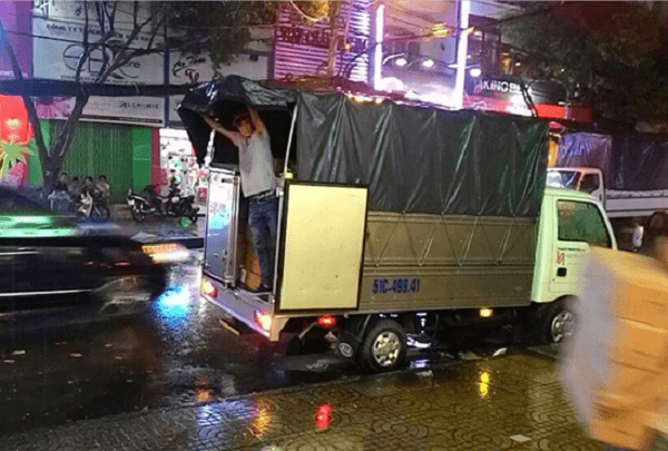 Lưu ý chuyển nhà khi gặp trời mưa