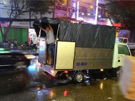 Một số lưu ý khi chuyển nhà gặp trời mưa